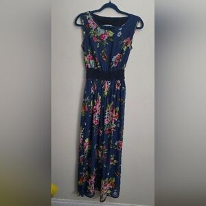 Chic Floral Maxi Dress in Navy